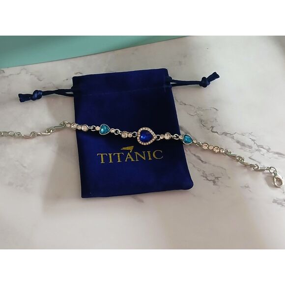 Titanic Heart of the Ocean Blue Heart Bracelet Purchased at Attraction Gift Shop - Picture 6 of 16